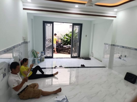 Xe hơi ngủ trong nhà,diện tích sử dụng 40m2. Đường tân kỳ tân quý.giá 4 tỷ 5 quá ư là hiếm