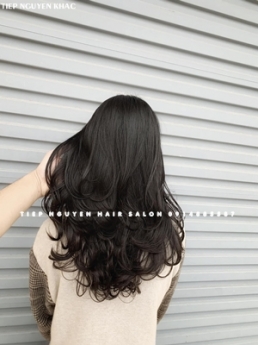 Xoăn bung layer tầng cao nhẹ nhàng cuốn hút. - Tiệp Nguyễn. Hair Salon