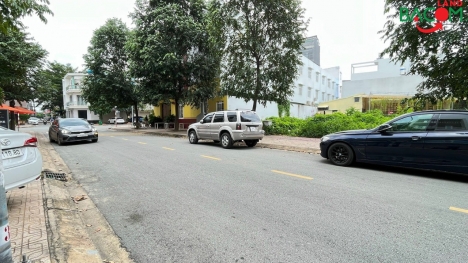 Chỉ 4,85 tỷ có TL.Bán nhà D2D gần đường D4 và Võ Thị Sáu (P. Thống  Nhất),dt: 72m2, SHR, thổ cư