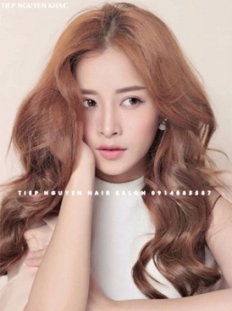 Xoăn sóng lơi kết hợp uốn xoăn sóng nước mái bay. - Tiệp Nguyễn. Hair Salon