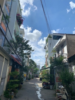 Cho thuê nhà 1 trệt 2 lầu đầy đủ nội thất đường Trần Xuân Soạn
