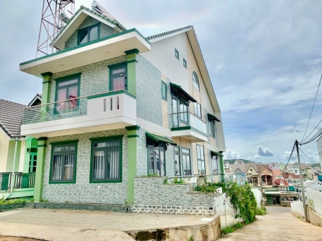 Bán Biệt Thự Mới Đẹp 3 Mặt Tiền Tại Đà Lạt