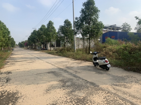 ÔNG ANH THUA ĐỘ ĐÁ BANH - CẦN BÁN GẤP CÁC LÔ ĐẤT KCN MỸ PHƯỚC - TP BẾN CÁT - BÌNH DƯƠNG