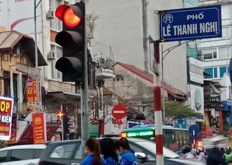 Chủ nhà cần bán gấp nhà mặt phố Lê Thanh Nghị , Bách Khoa , Hai Bà Trưng , Hà Nội 202m*2 , 4T , MT