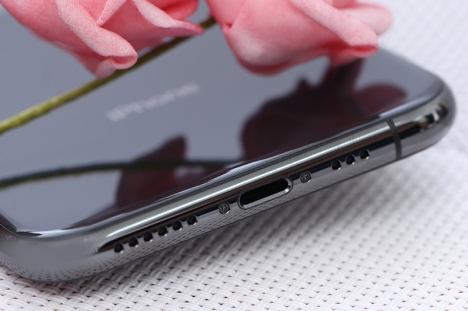 iPhone Xs 64GB sale sốc tháng 8