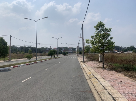 ÔNG ANH THUA ĐỘ ĐÁ BANH - CẦN BÁN GẤP CÁC LÔ ĐẤT KCN MỸ PHƯỚC - TP BẾN CÁT - BÌNH DƯƠNG