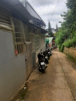 Cần bán gấp nhà giá rẻ đường Hùng Vương, Đà Lạt giá chỉ 2.25 tỷ