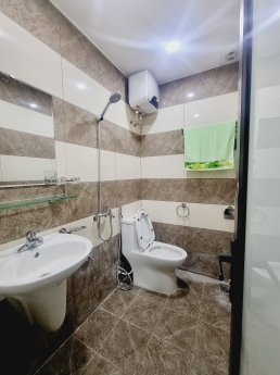 Bán nhà phố Bạch Mai, 40M, MT 7.6M, 5 Tầng.