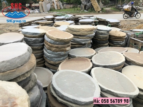 Đá bước dạo bazan khò lửa trang trí sân vườn