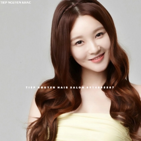Tóc layer xoăn sóng nước nhẹ nhàng nữ tính. - Tiệp Nguyễn. Hair Salon