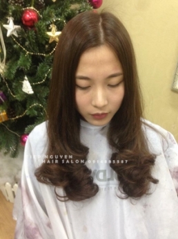 5 phong cách tóc xoăn sóng nước đẹp không góc chết. - Tiệp Nguyễn. Hair Salon