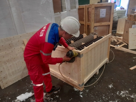 Đóng gói hàng hóa để vận chuyển thiết bị giá rẻ