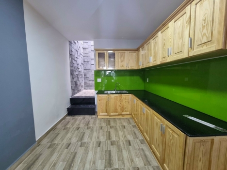 Cần bán căn nhà mới xây trên đường Nguyễn Trung Trực Phường 4, TP. Đà Lạt, giá 5,2 tỷ