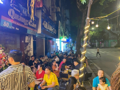 Do mình chuyển đổi ngành kinh doanh nên Mình muốn sang nhượng quán trà chanh nước ép trên phố Lê