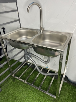 Nhà Có Thiết Bị Vệ Sinh Cao Cấp Trang bị toàn diện