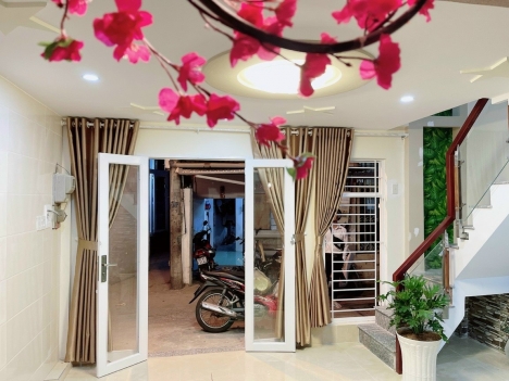 BÁN NHÀ TRỤC CHÍNH HẺM 37 HUỲNH THÚC KHÁNG