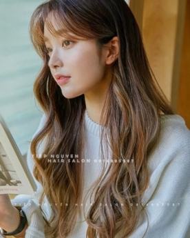 Tóc layer uốn xoăn sóng nhẹ nhàng mái thưa, học nghề tóc. - Tiệp Nguyễn Hair Salonn