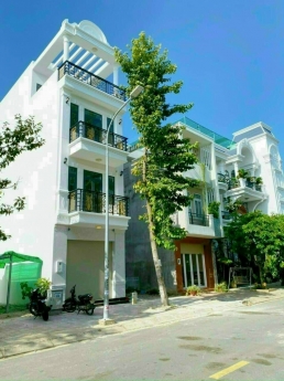 Giá chỉ 8,8 tỷ thôi ạh.Bán nhà D2D 3 lầu dtsd 283,9m2 SHR THỔ CƯ