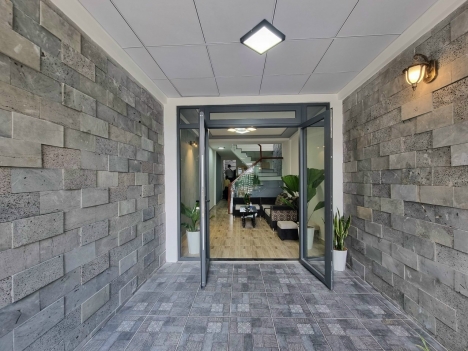 Cần bán căn nhà mới xây trên đường Nguyễn Trung Trực Phường 4, TP. Đà Lạt, giá 5,2 tỷ