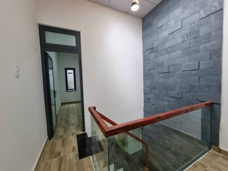 Cần bán căn nhà mới xây trên đường Nguyễn Trung Trực Phường 4, TP. Đà Lạt, giá 5,2 tỷ