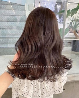 Tóc layer xoăn sóng nhẹ nhàng - Tiệp Nguyễn.