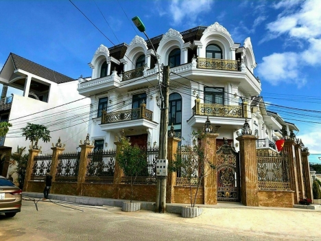 Cần bán gấp căn biệt thự nghỉ dưỡng 2 mặt tiền khu vip An Sơn Phường 4, TP. Đà Lạt, giá 23 tỷ