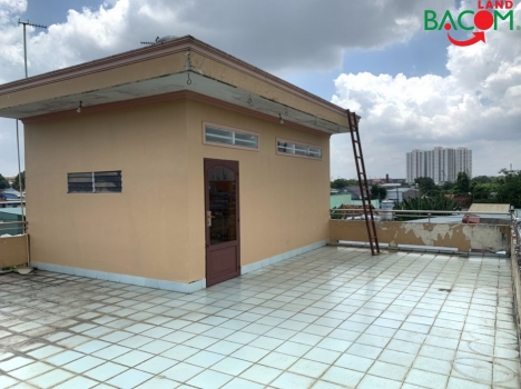 Rẻ quá. Nhà 1 trệt 2 lầu 9*10.5m  gần chợ Tân Vạn, SHR thổ cư đg oto chỉ 2.85 Tỷ