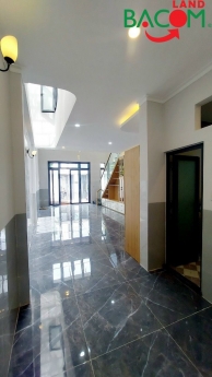 Nhà lầu mới hiện đại 100m2 đường ô tô đi thoải mái SHR thổ cư chỉ 4ty