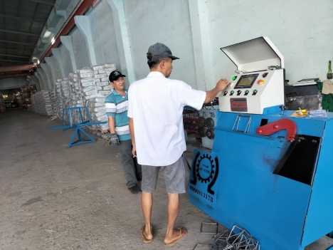 Máy bẻ đai tai dê xây dựng tại Kiên