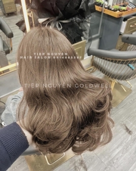 Xoăn ngắn hippie, phụ nữ hiện đại không ngại thay đổi - Tiệp Nguyễn Hair