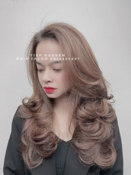 Tóc xoăn ngắn hippie phù hợp với phái nữ hiện đại - Tiệp Nguyễn Hair