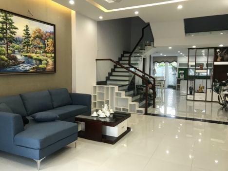 Bán căn hộ 4 tầng đường Núi Thành Đà Nẵng giá tốt để mua vào