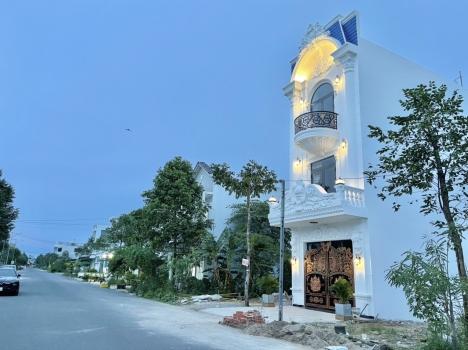 Bán nhà 2 lầu cao cấp mặt tiền đường D7 KDC Hồng Loan . Nhà mới 100% . Sổ hồng , dọn vào ở ngay