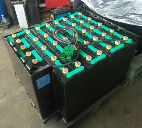 Bình Ắc Quy Xe Nâng Điện Gía Tốt
