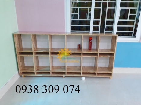 Kệ gỗ, tủ gỗ montessori dành cho bé mầm non