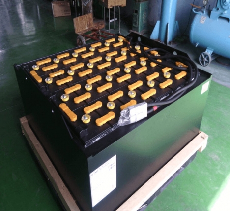 Bình Ắc Quy Xe Nâng Điện Gía Tốt