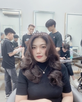 Xoăn ngắn hippie, phụ nữ hiện đại không ngại thay đổi - Tiệp Nguyễn Hair