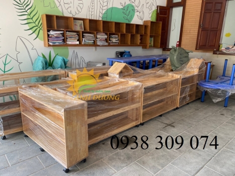 Kệ gỗ, tủ gỗ montessori dành cho bé mầm non