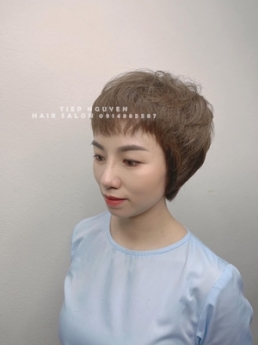 Tóc xoăn ngắn hippie phù hợp với phái nữ hiện đại - Tiệp Nguyễn Hair