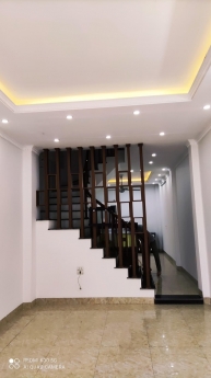 EM CHÍNH CHỦ BÁN NHÀ NGÕ 210 ĐỨC GIANG - LONG BIÊN - DT 52M2 - 5 TẦNG - NGÕ Ô TÔ TRÁNH - LH