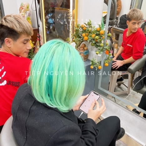 Tóc layer xoăn, tóc ngắn hippie cho nữ mặt tròn - Tiệp Nguyễn Academy