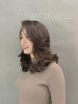 Tóc xoăn ngắn hippie mái chéo bồng bềnh - Tiệp Nguyễn Academy