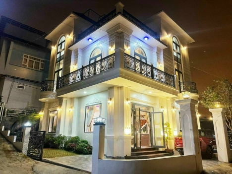 Cần bán biệt thự nghỉ dưỡng hai mặt tiền Khu Villa Nam Hồ, Phường 11, TP. Đà Lạt, giá 15  tỷ
