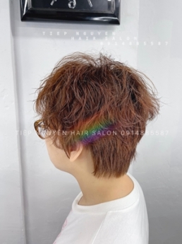 Tóc hippie xoăn ngắn ngang lưng nhẹ nhàng cá tính - Tiệp Nguyễn Academy