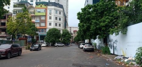 CẦN BÁN GẤP NHÀ CHIA LÔ MẠC THÁI TỔ. DT 45M2 X 5T MT 5M, ĐƯỜNG ÔTÔ TRÁNH, VỊ TRÍ ĐẸP GIÁ BÁN CHỈ