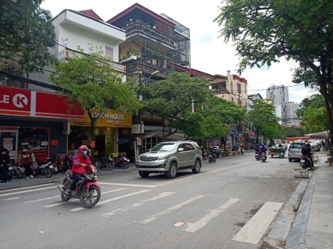 Siêu Phẩm Mặt Phố Bà Triệu, Vỉa Hè, Kinh Doanh Đỉnh, 65m2, 2 Tầng, MT 5m, 7 Tỷ 5