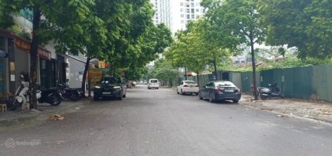 CẦN BÁN GẤP NHÀ CHIA LÔ MẠC THÁI TỔ. DT 45M2 X 5T MT 5M, ĐƯỜNG ÔTÔ TRÁNH, VỊ TRÍ ĐẸP GIÁ BÁN CHỈ