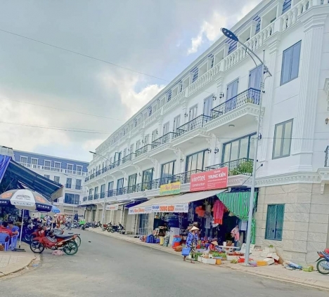 BÁN NHÀ  LẦU, MẶT TIỀN CHỢ THỚI LAI - CẦN THƠ