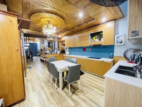 Bán nhà MT gần Thành Thái, Cẩm Lệ, 70m2, Nhà Đẹp, Nội Thất Châu Âu, Giá Rẻ gần 5 tỷ