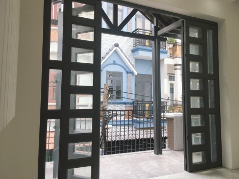 Nhà mới đẹp vào ở ngay, ô tô đổ cửa, 4x13, 2 tầng, đường Miếu Gò Xoài, Bình Tân giá 5 tỷ.